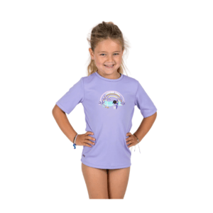 Tee-shirt anti-UV enfant 7/8 ans en location chez La Malle du Colibri, idéal pour protéger les enfants du soleil à la plage, en piscine ou lors d'activités nautiques en Guadeloupe.